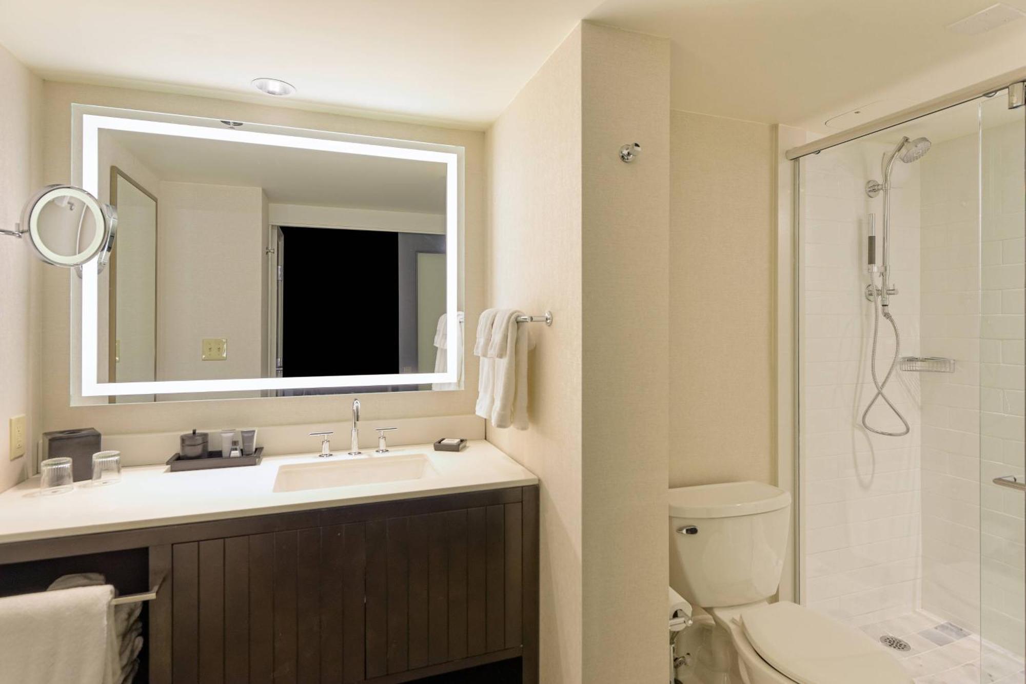 Jw Marriott Houston By The Galleria Екстериор снимка